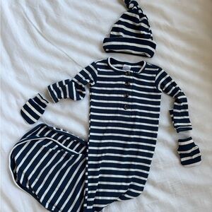 Lou Lou and Co Newborn Ribbed Striped Baby Gown Set with Hat and Mittens